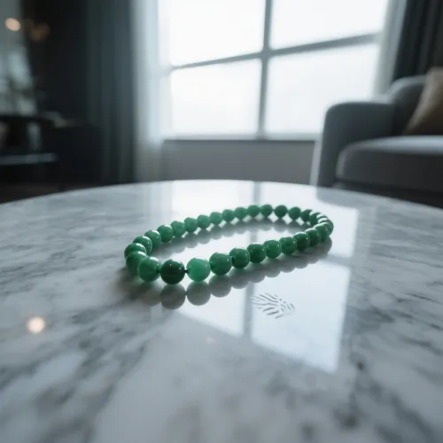 Comparison of silk versus bubble wrap protecting jade surfaces